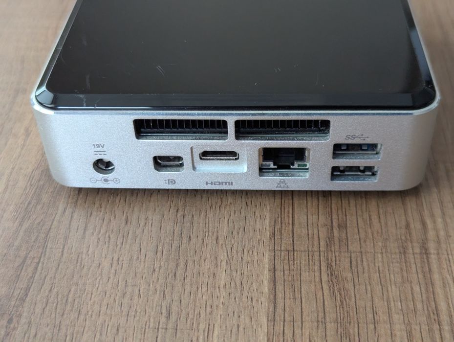 Intel® NUC Kit D34010WYK с V-NAND SSD SAMSUNG 860 и Crucial 2x4GB