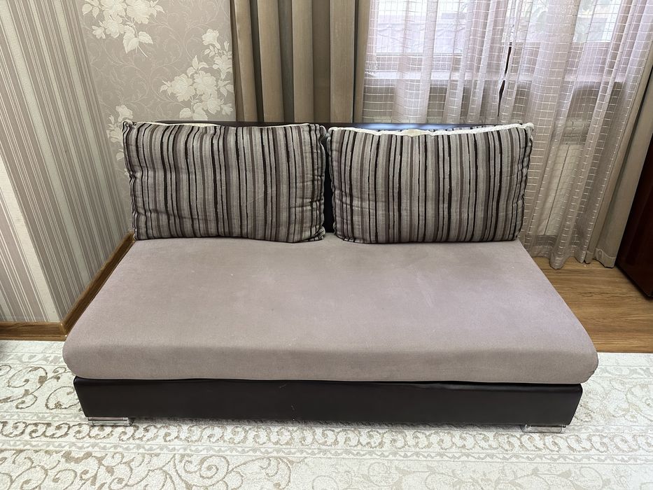 Мягкий диван   .