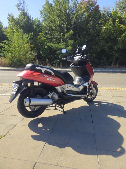 Yamaha X-Max 250