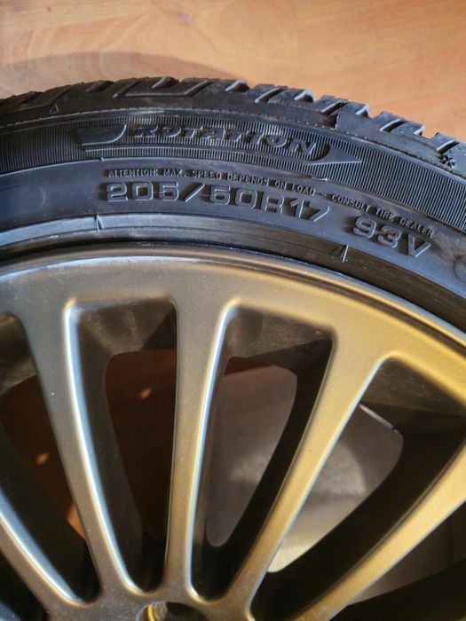 Джанти с гуми 205/50 R17 5x120 72.6