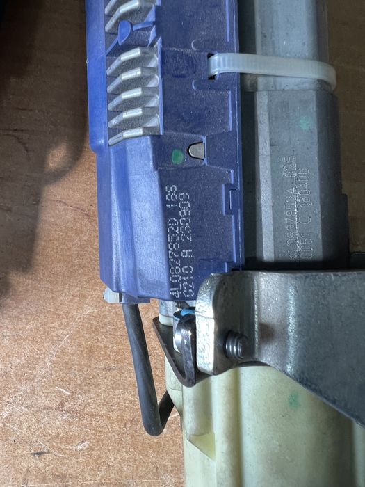 Пълен комплект за ел багажник Audi Q7 4L  Ауди 4L0827851 4L0827852