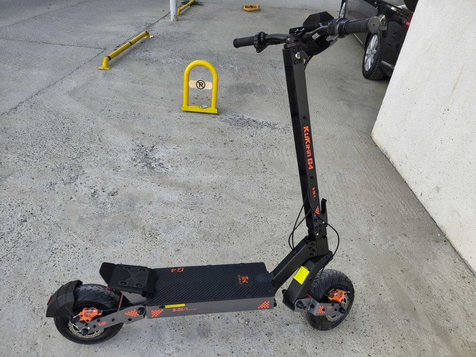 Vând trotineta electrica Kukirin G4