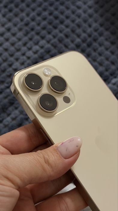 Продам Айфон 14 про макс 512гб