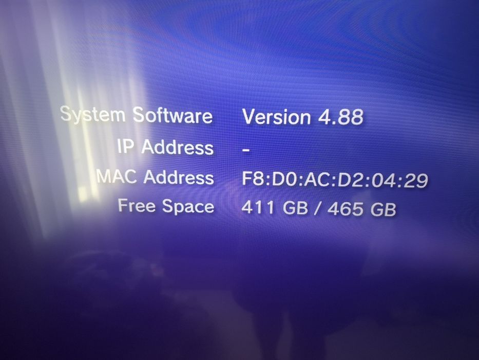 Vând PlayStation 3 slim
