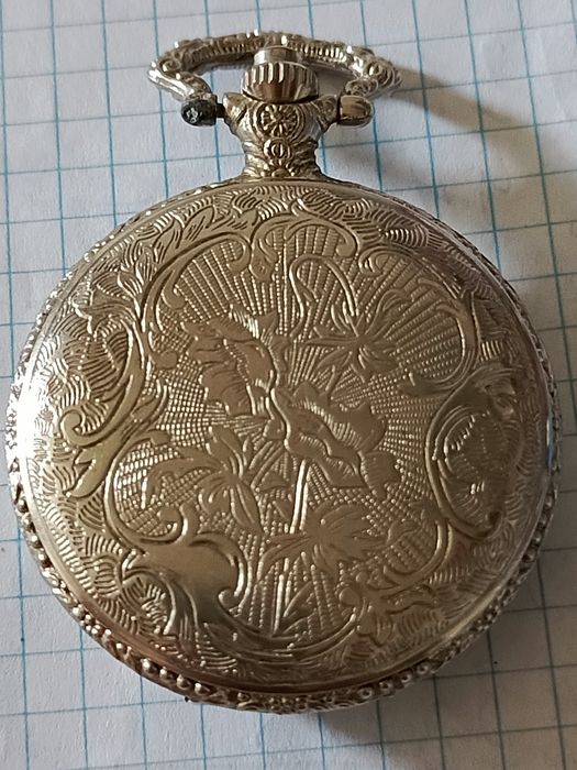 Продам разные монеты и часы карманные