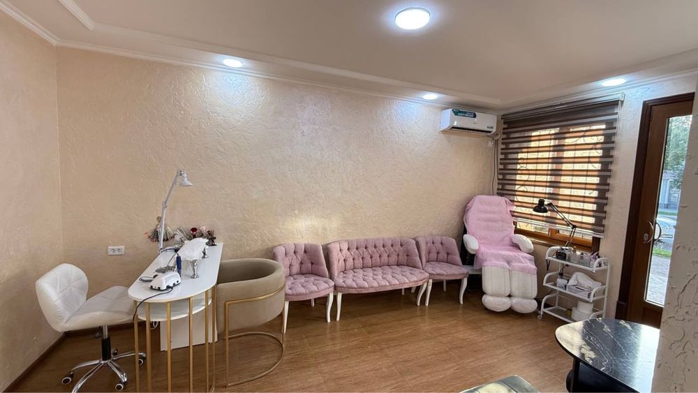 Kreslo yumshoq mebel