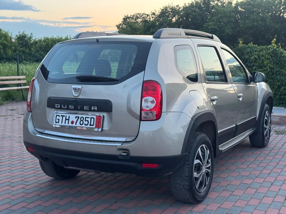 Dacia Duster 4x4 benzină si gaz