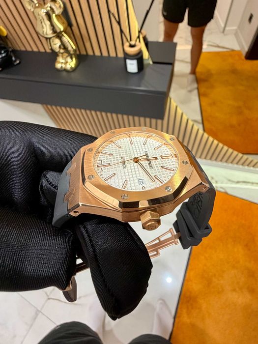 Audemars piguet royal oak каучук/бял циферблат