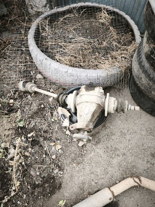 Запчасти от Мерседес 190