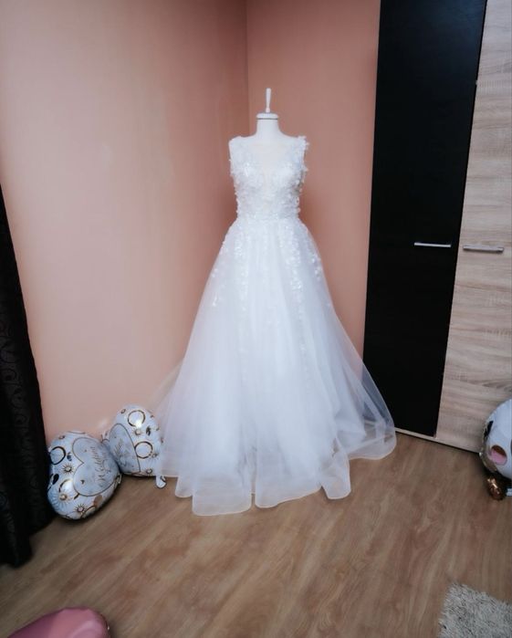 Vand rochie de mireasa