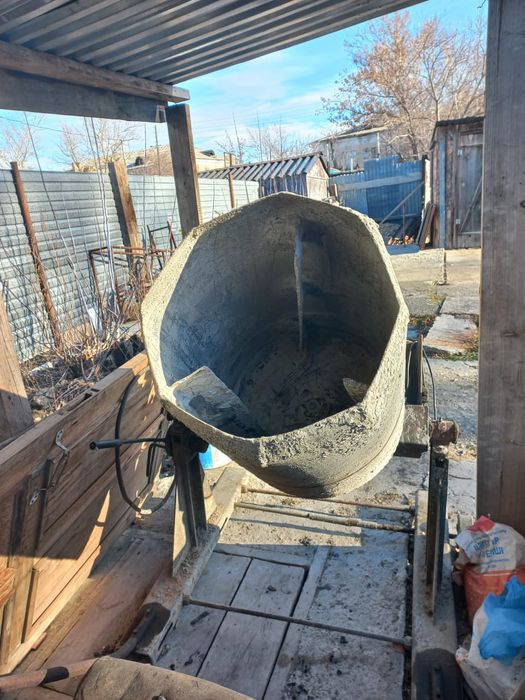 Продам бетономешалку.
