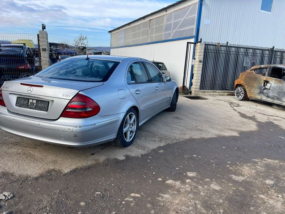 Dezmembrari Mercedes-Benz E Class S211 / 2005