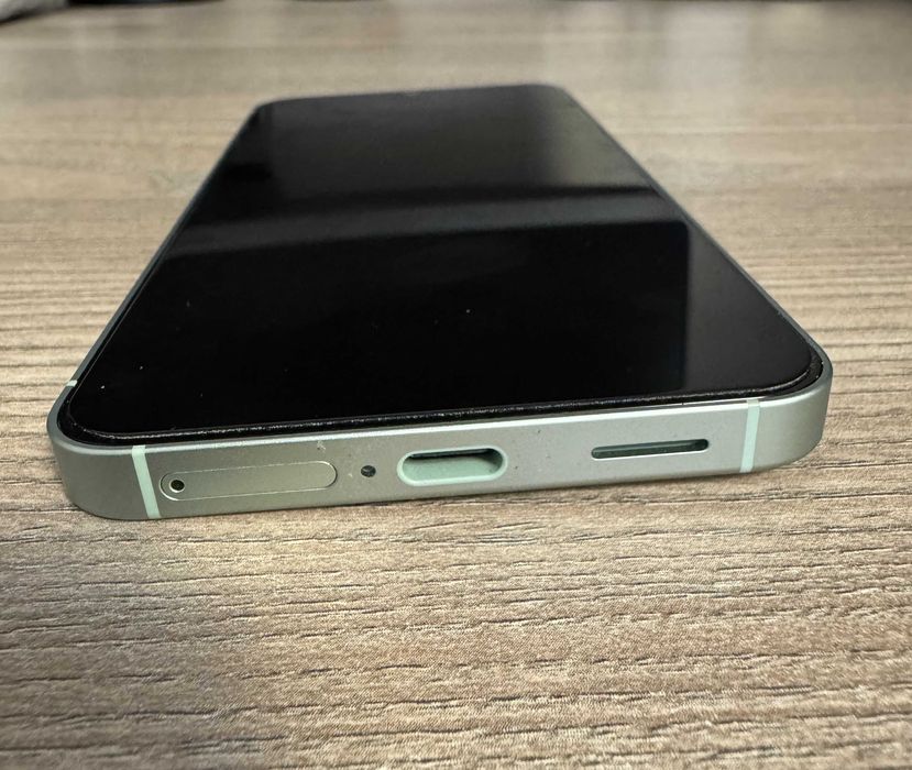 Samsung Galaxy S25, 256 GB, culoare Mint, ca nou