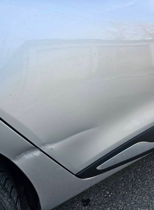Vând Renault clio IV 2014 

Clio 4 / Motor 1.5 dCI / 90 CP

/ Fără AdBlue