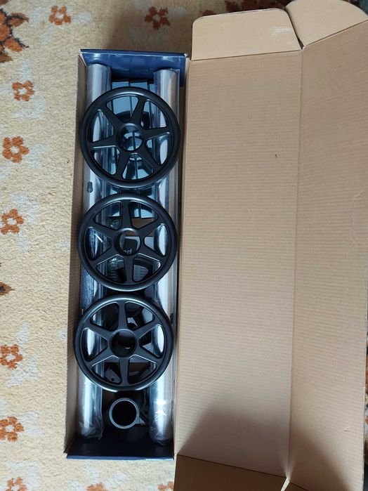 Stand suport vertical pentru 4 anvelope roti depozitare