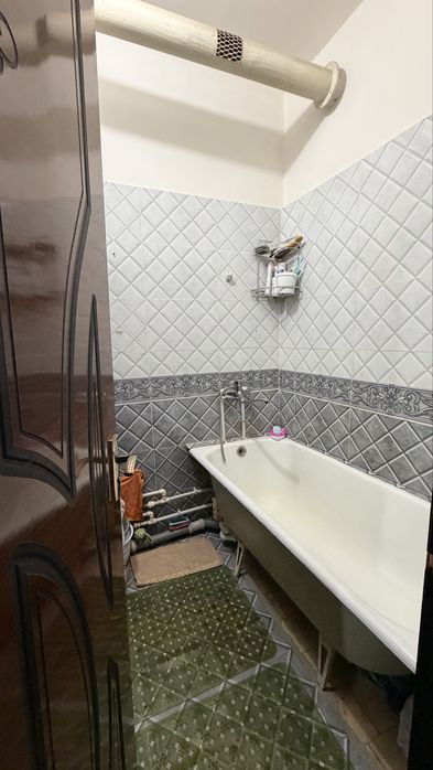 Продаётся 2 ком в 8 микрорайоне