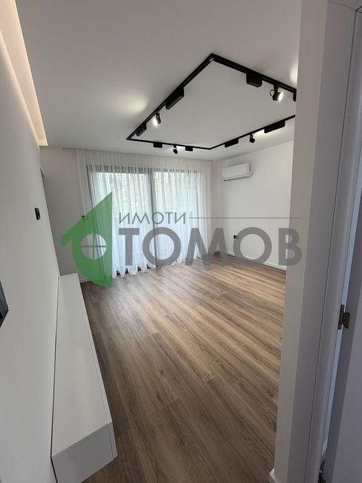 Напълно ремонтиран двустаен апартамент в кв. Самара 1