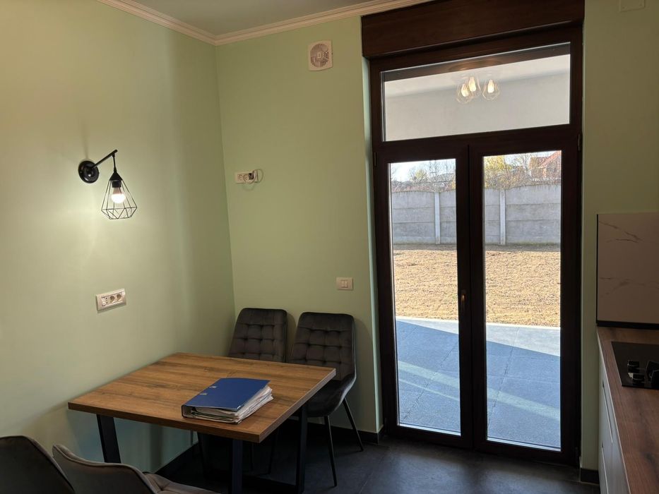 Proprietar vând casă modernă, nouă mobilată și utilată în Ghiroda, zonă rezidențială.