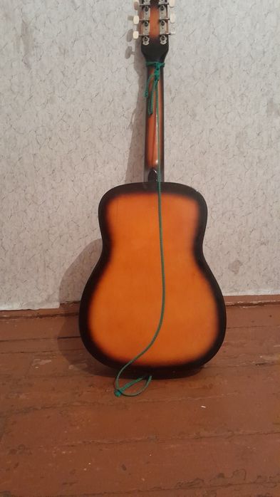 Продам гитару sakura SK-012BS