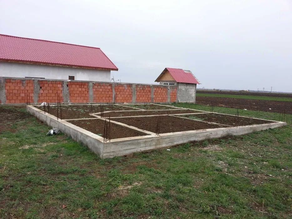 Lot de casă intravilan