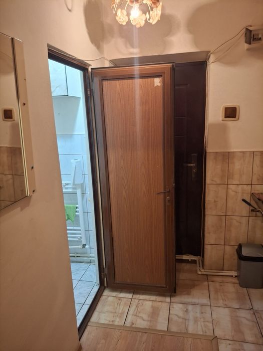 Vând camera de cămin transformata in garsoniera