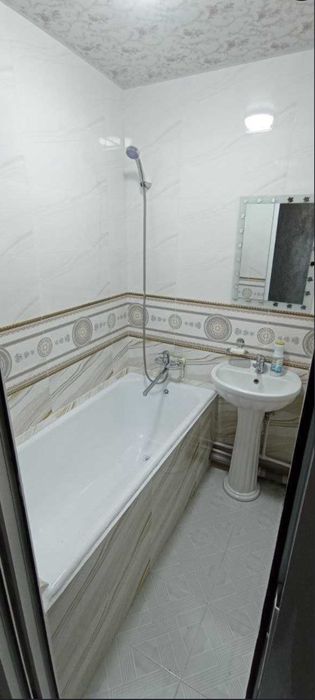 Сдается 2 комнатная квартира только семьям 300$