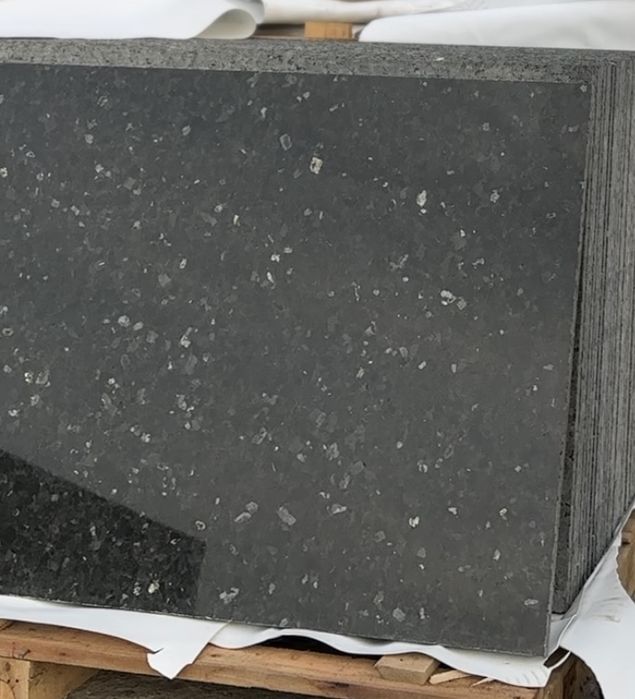 Norvegiya labradorit emerald blue pearl Norway лабрадорит гранит