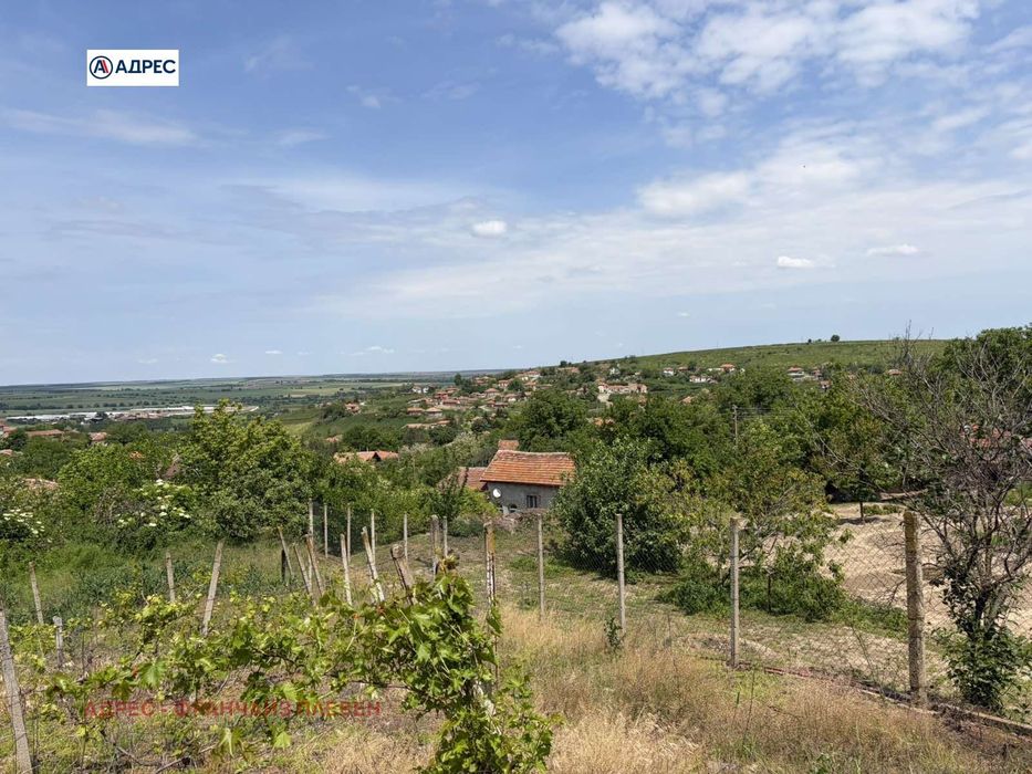 Къща в Плевен, област-с.Божурица площ 110 цена 15000