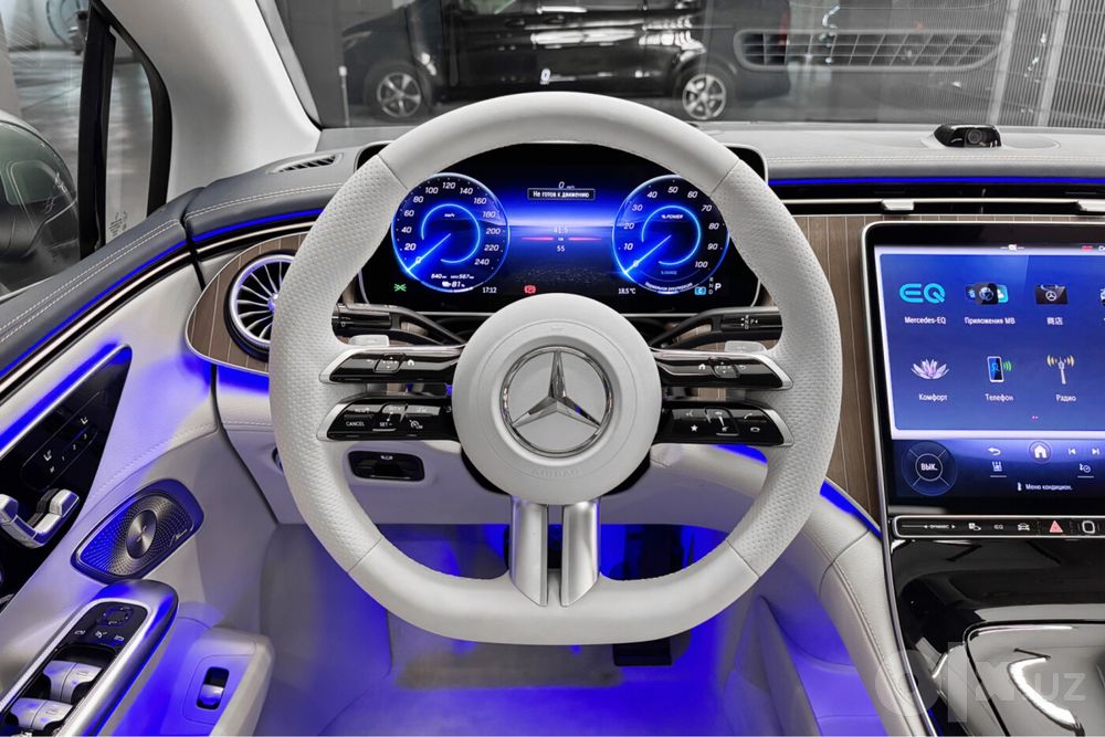 Mercedes benz EQE500