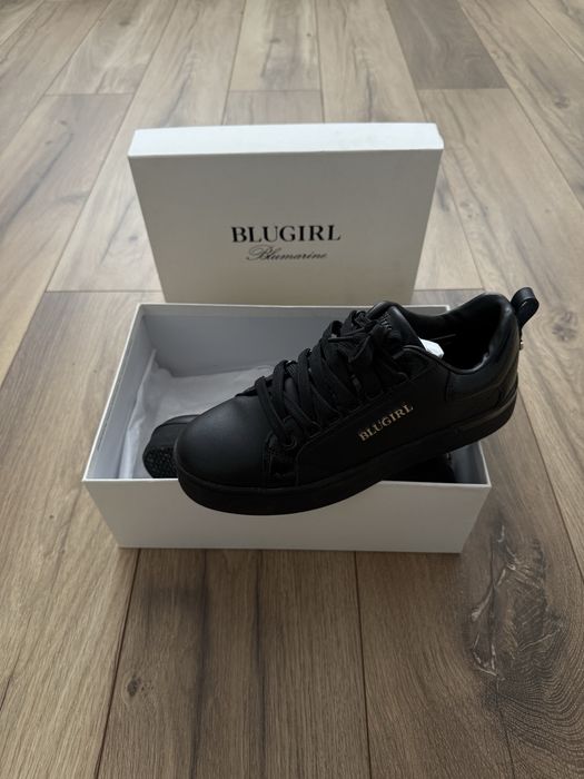 Оригинални обувки BLUGIRL от кожа 39 номер