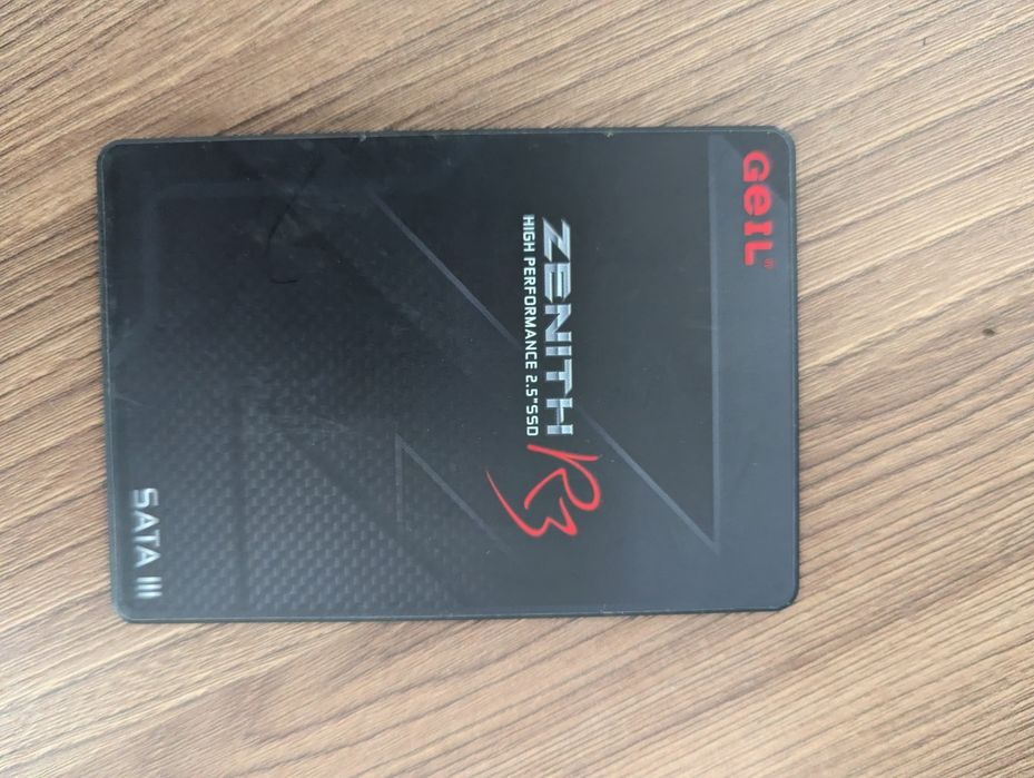 Продам новый SSD 1 tb