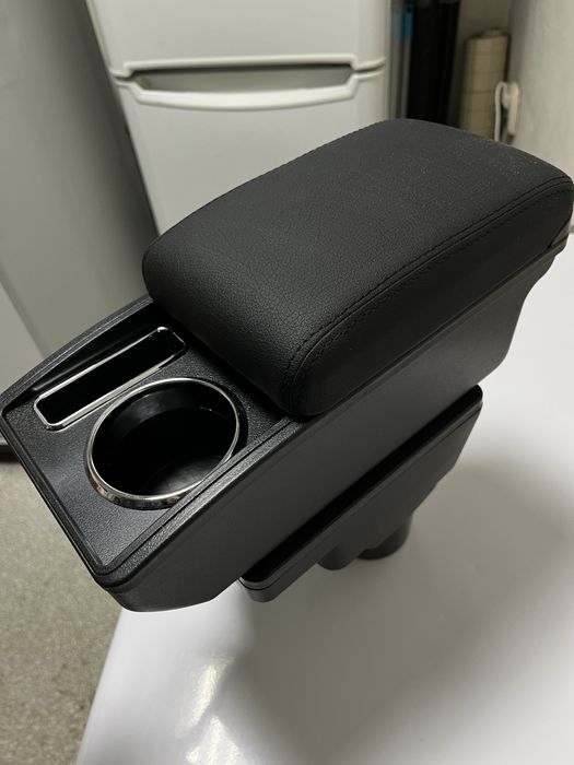 Подлокотник для автомобиля