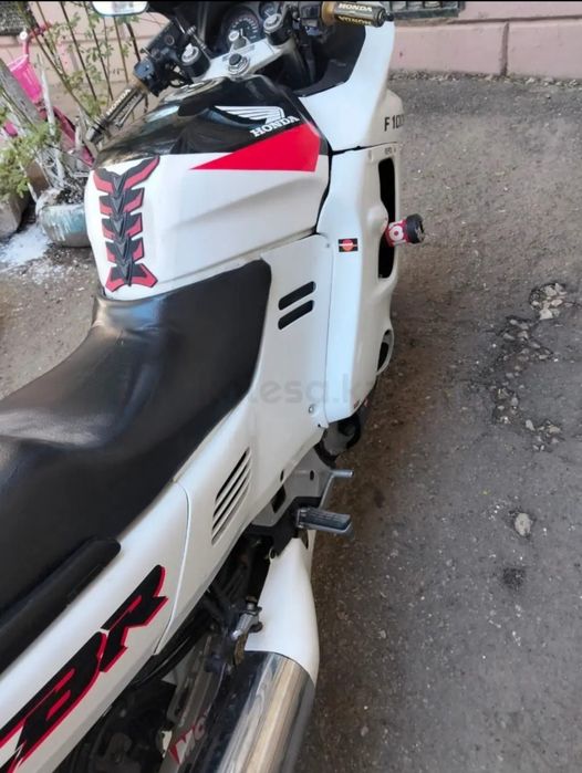 Продам мотоцикл HONDA CBR 1000F