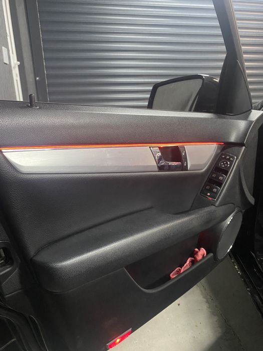 Montez lumini ambientale