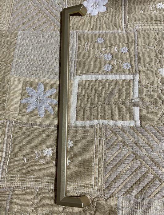 Дръжки за шкафчета