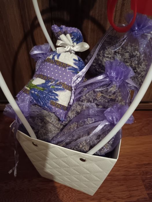 Vând săculeți lavanda