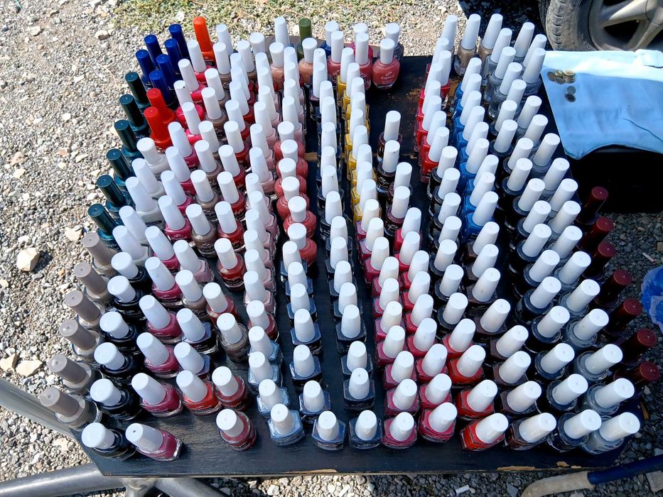 Бързосъхнещи лакове за нокти