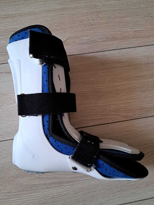 Бандаж пластмассовый для ноги