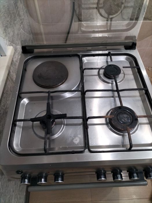 Продам газ плиту 25000