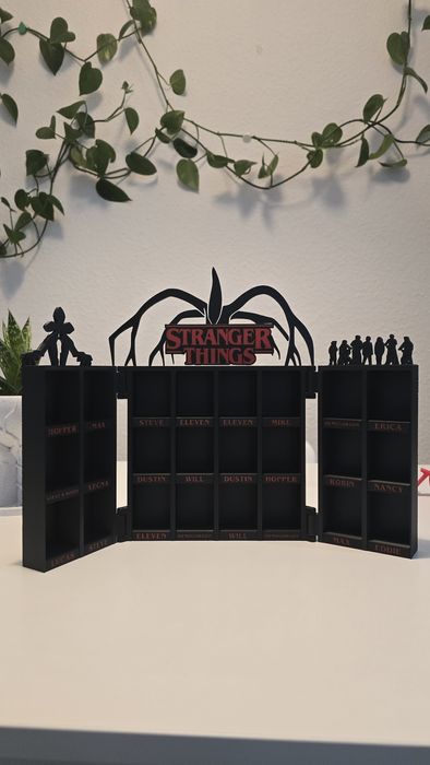 Suport colecție figurine inspirat din Stranger Things