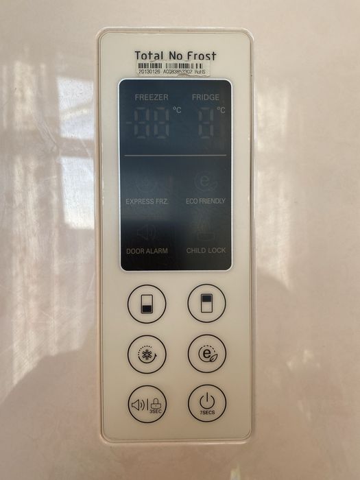 LG холодильник с морозилкой