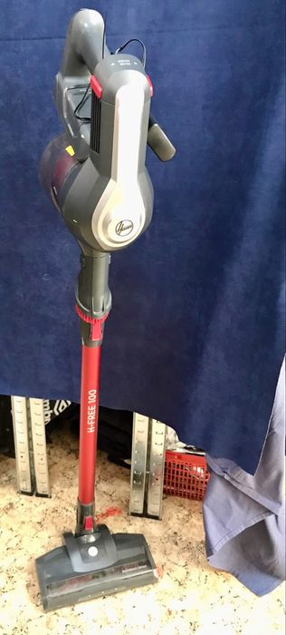 Вертикална Vacuum cleaner HOOVER