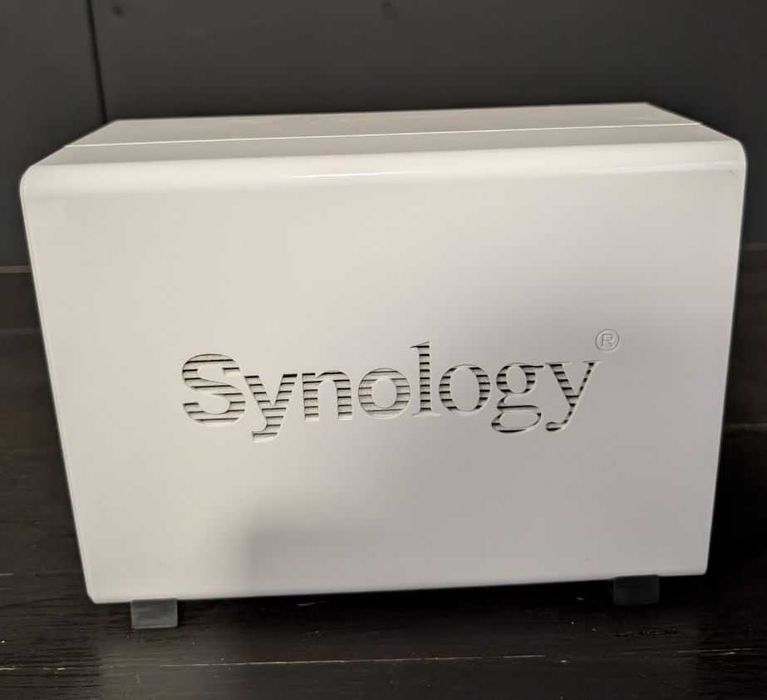 Сетевое хранилище NAS Synology DS220j