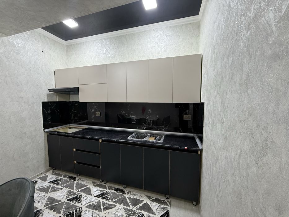 5 Mikrayon Shayx Bozorcha Oldida 2 xonalik 3 etaj Uy Sotiladi Srochni