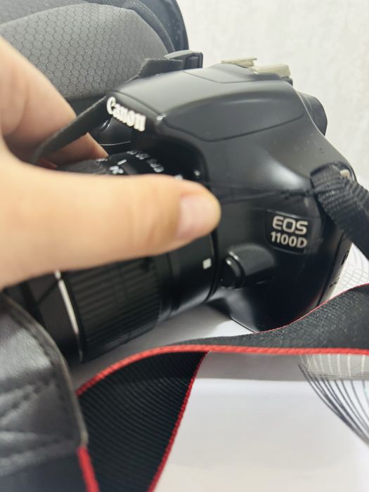 Canon EOS 1100D камера