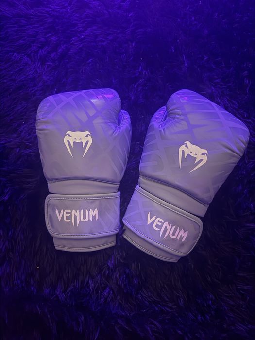 Venum contendur боксови ръкавици