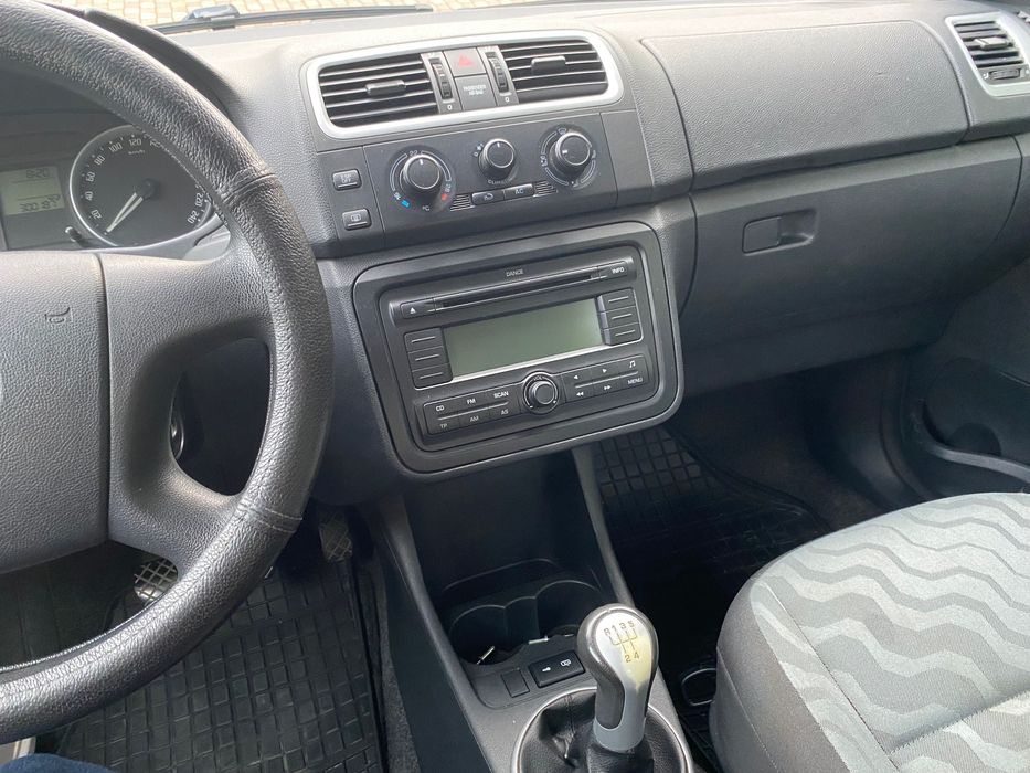Vând Skoda Fabia