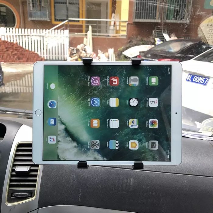 Автомобильный держатель для планшета