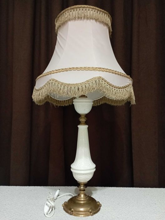 Красиви старинни лампи с абажури - лампа