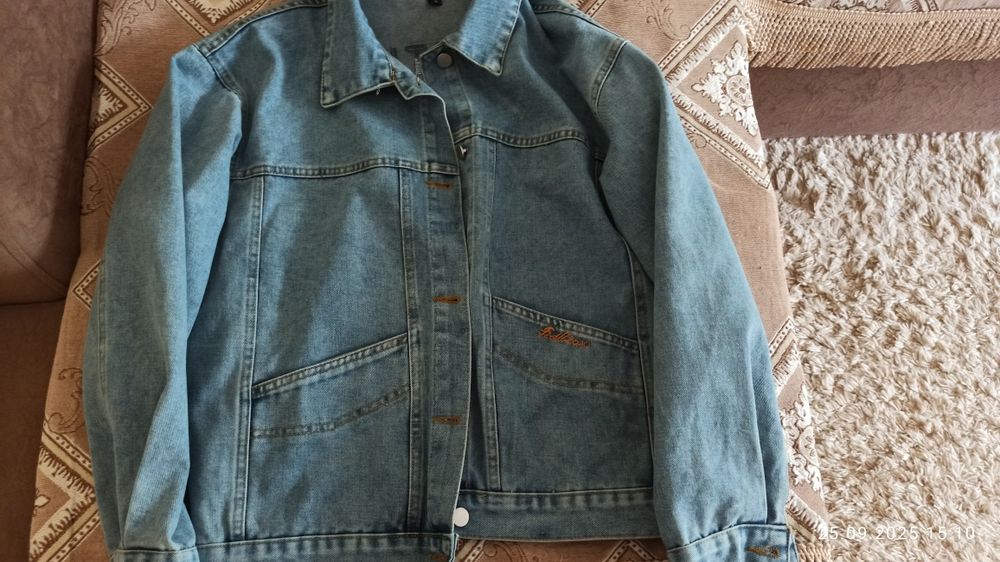 Джинсовые новые  женские куртки